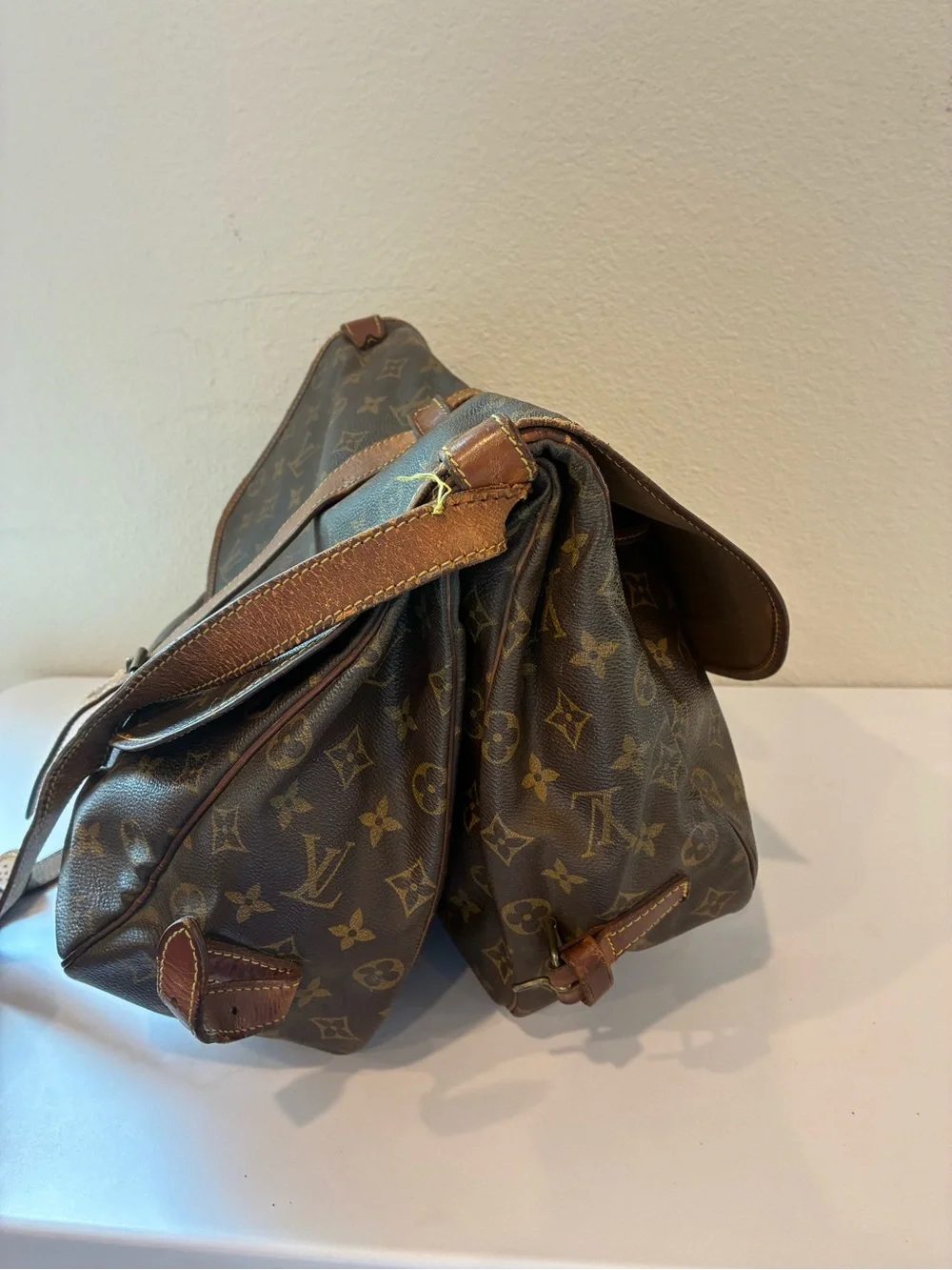 Louis Vuitton Monogram Canvas Messenger Bag in Brown